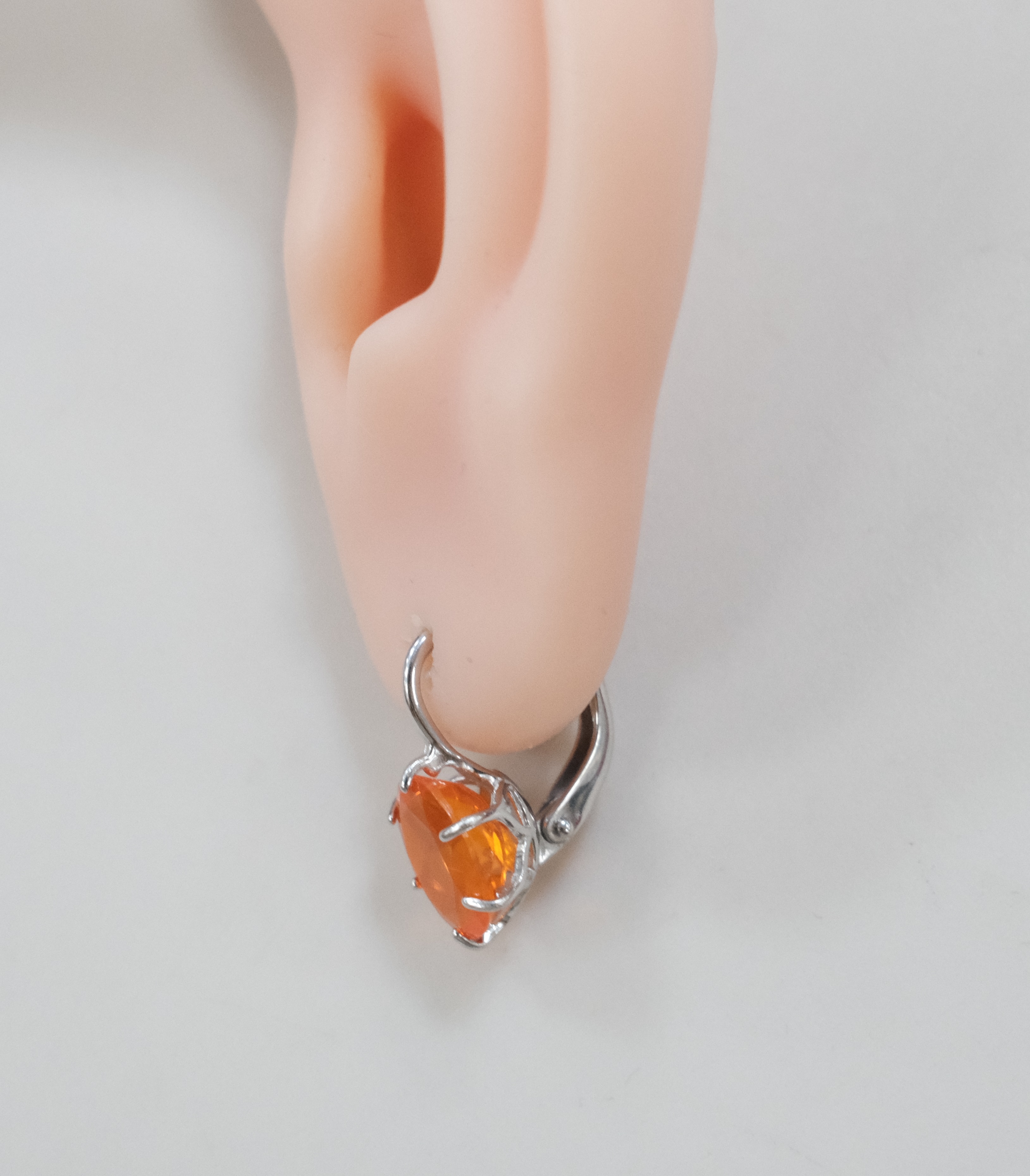 Серебряные серьги с огненными опалами